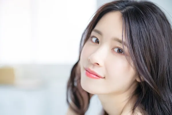 女性の二重の画像