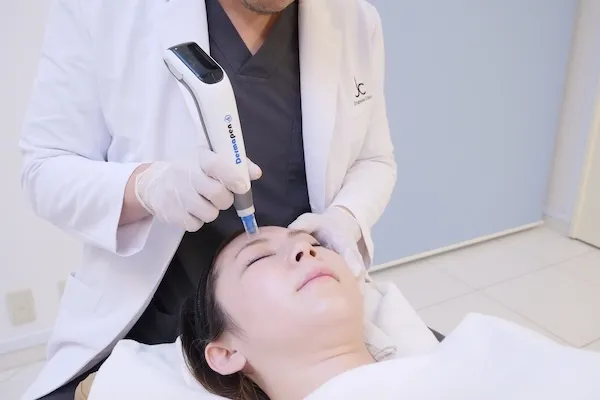 ダーマペン4による治療風景