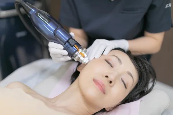 西千葉にある自由が丘クリニックソフィアの医師によるイントラセルニードル