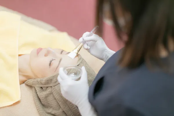 スキンケアをしている様子