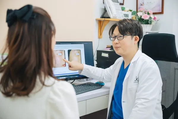 西千葉にある自由が丘クリニックソフィアの医師によるカウンセリング風景