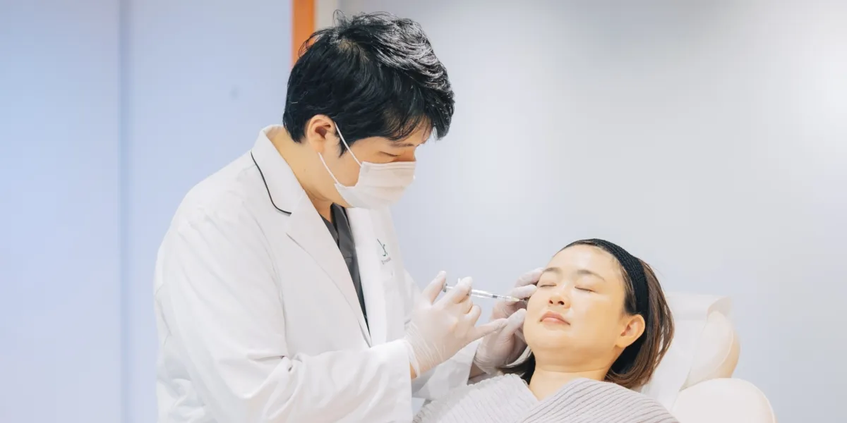 西千葉にある自由が丘クリニックソフィアの医師による高濃度W-PRP療法の治療風景